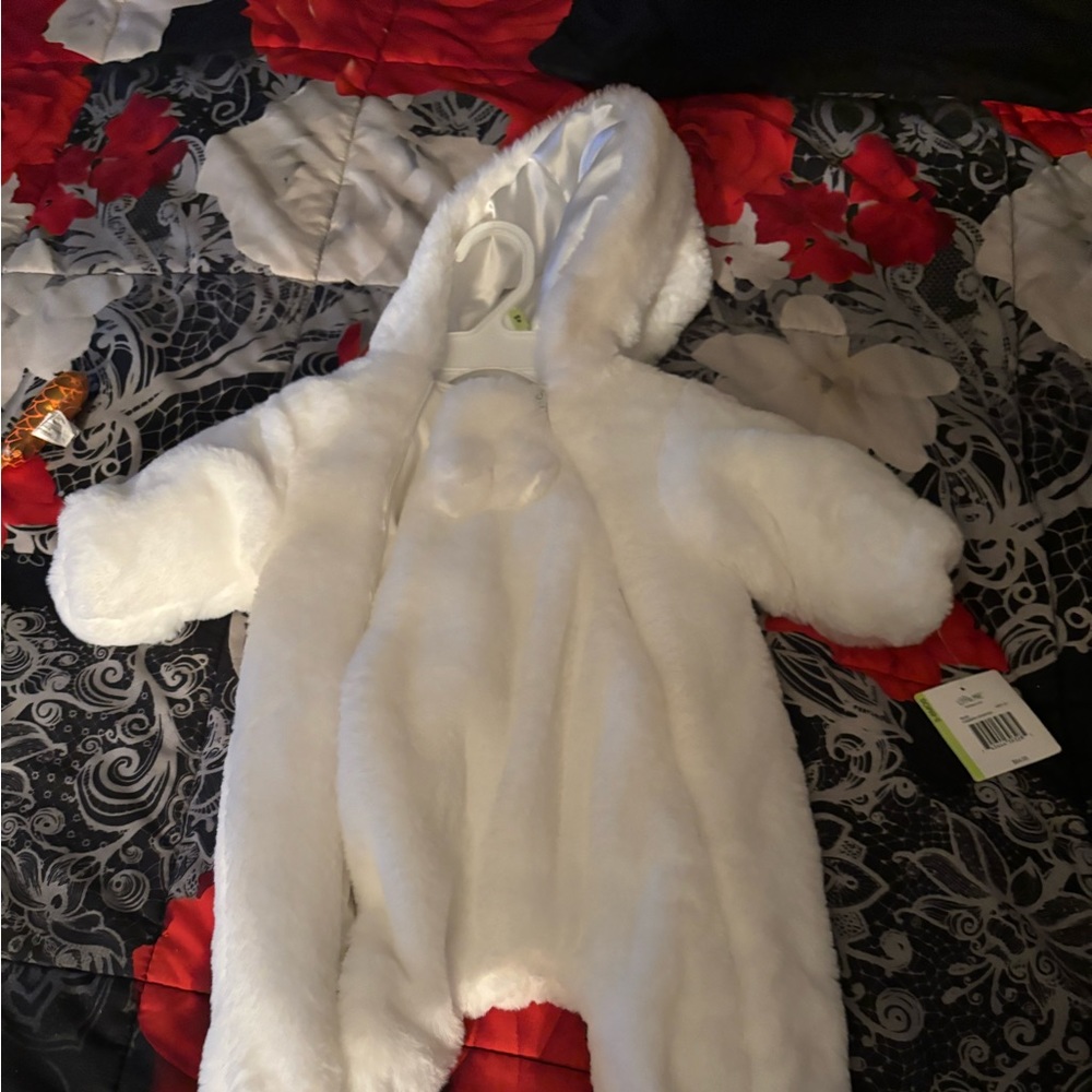 NWT-infant snowsuit with good 3-6 mo soft furry material